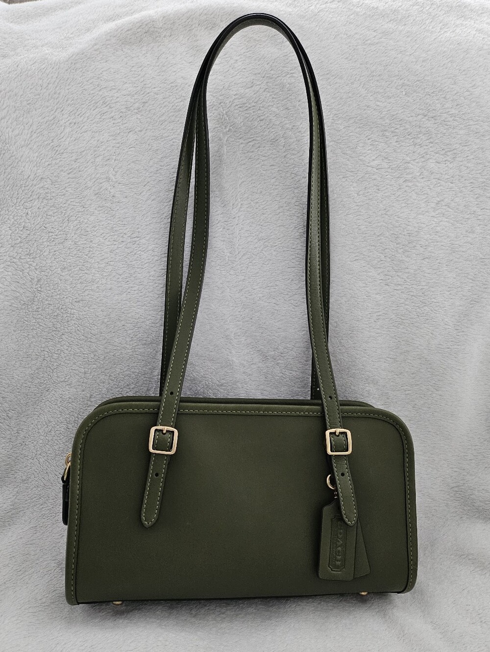 NWT COACH Swing Zip in Olive - Picture 2 of 11